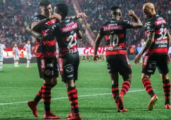 Xolos festeja gol de Miller Bolaños