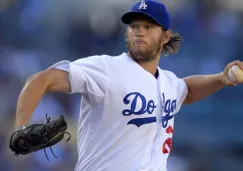 Kershaw lanza la bola con los Dodgers