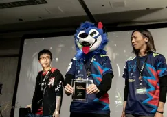 GO1 presumió su título enfundado en la botarga de SonicFox