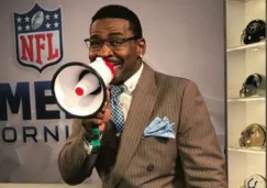 Michael Irvin en un estudio de televisión 