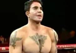 Jorge Kahwagi durante un combate contra Ramon Olivas