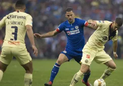 Méndez disputa el balón en Final contra América 