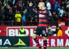 Ariel Nahuelpán festeja un gol con Xolos