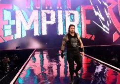 Roman Reigns hace su entrada en WrestleMania 35