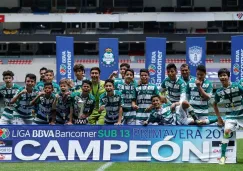 Santos Laguna festeja el título del torneo Sub 13