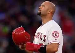 Pujols mira al cielo tras superar a Babe Ruth