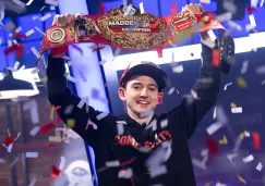 Drini levanta el cinturón de campeón del Madden Bowl