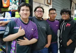 BigBoss y BryanZ, luciendo su jersey de MkGaming junto a Leo y Ángel