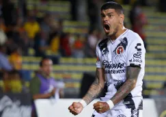 Gustavo Bou festeja gol contra Monarcas en la J16