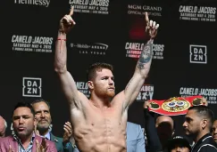 Canelo en la ceremonia de pesaje