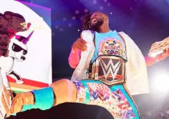 Kofi Kingston hace su entrada al ring