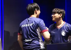 Los jugadores de Team Liquid celebran tras ganar contra Phong Vu Buffalo