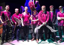 Vamir (primero de la derecha), junto a los jugadores de Unicorns of Love