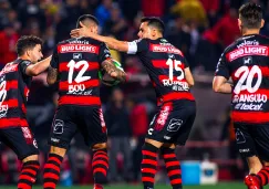 Jugadores de Tijuana festejan gol contra León 