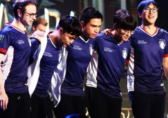 Los jugadores de Team Liquid, posando tras ganar una partida