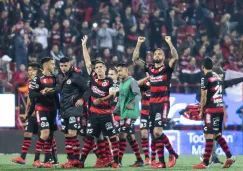 Xolos festeja victoria en la Liga MX 