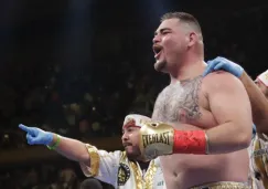 Andy Ruíz festeja tras vencer a Anthony Joshua