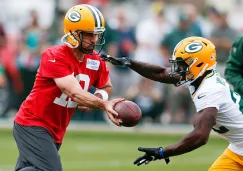  Aaron Rodgers enfrenta a Dexter Williams  en una práctica 