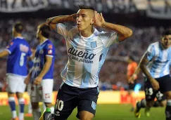 Centurión festeja un gol con Racing 