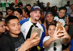 Andy Ruiz en su visita al  Centro Deportivo Olímpico Mexicano 