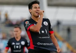 Mauro Lainez festeja gol con Lobos BUAP