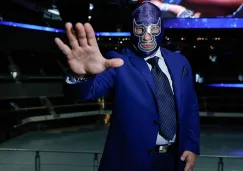 Blue Demon Jr. posa en la Arena Ciudad de México