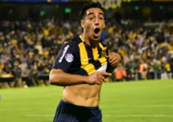 Camacho celebra anotación con Rosario Central 