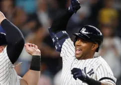 Aaron Hicks celebra con sus compañeros