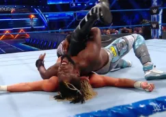 Kofi Kingston cubre a Dolph Ziggler