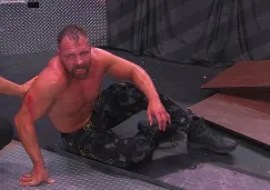 Jon Moxley después de su lucha en Fyter Fest