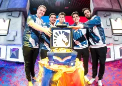 Los jugadores de Team Liquid festejan tras ganar la CRL West