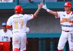 Gamboa y Ávila, en festejo durante el duelo vs Sultanes de Monterrey