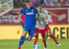 Caraglio conduce la esférica en duelo frente a Necaxa