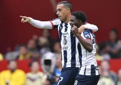 Jugadores de Rayados festejan un gol