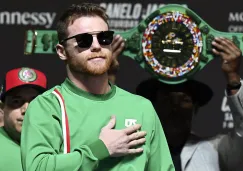 Canelo Álvarez durante su ceremonia de pesaje ante Jacobs 