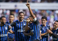 Jugadores de Querétaro festejan un gol