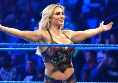 Charlotte Flair durante una lucha en WWE