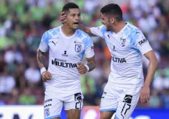 Ayron Del Valle y Paolo Yrizar, festejan gol contra Juárez