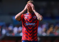 Cristian Menéndez se lamenta tras una falla de Veracruz