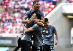 Necaxa celebra una anotación frente a Chivas 