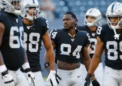 Antonio Brown, en compañía de jugadores de Raiders