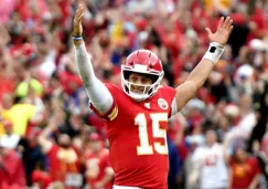 Patrick Mahomes festeja en el juego frente a Ravens