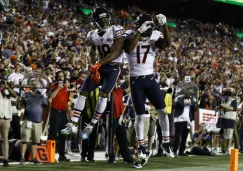 Taylor Gabriel y Anthony Miller celebran una de las anotaciones del partido