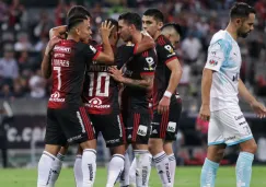 Jugadores del Atlas celebran una diana contra Gallos