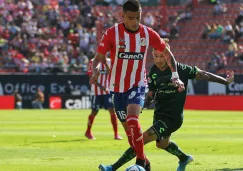 Luis Reyes conduce el balón en un partido con Atlético San Luis