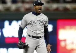 Aroldis Chapman festeja el triunfo de los Yankees