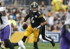 El suplente de los Steelers, Devlin Hodges, en un juego contra Ravens