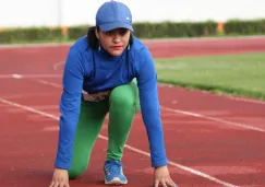 Saraí Villalba se prepara para una práctica en la pista