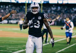 Darren Waller celebrando como jugador de Oakland Raiders