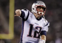 Tom Brady festeja una anotación en el partido